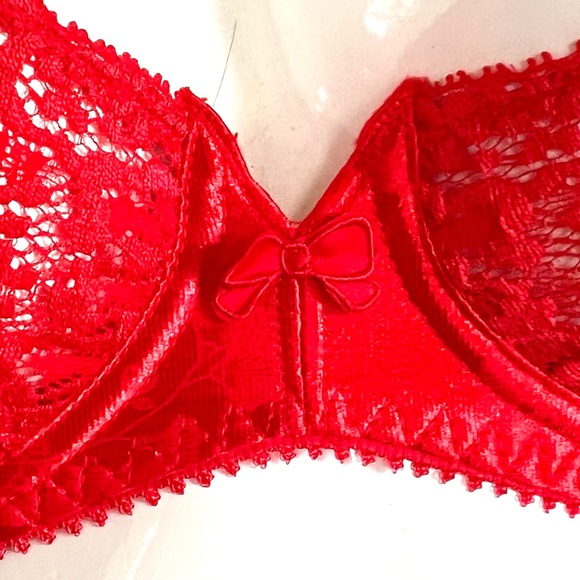 Vintage Lou from Paris, France, Satin & Lace Underwire Red Bra - Picture 5 of 12